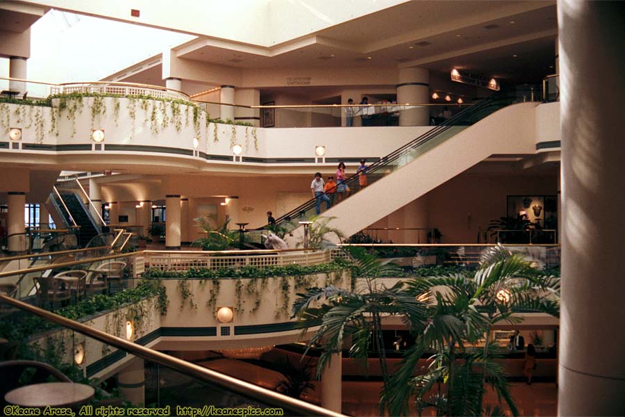 Marriot Rivercenter Atrium