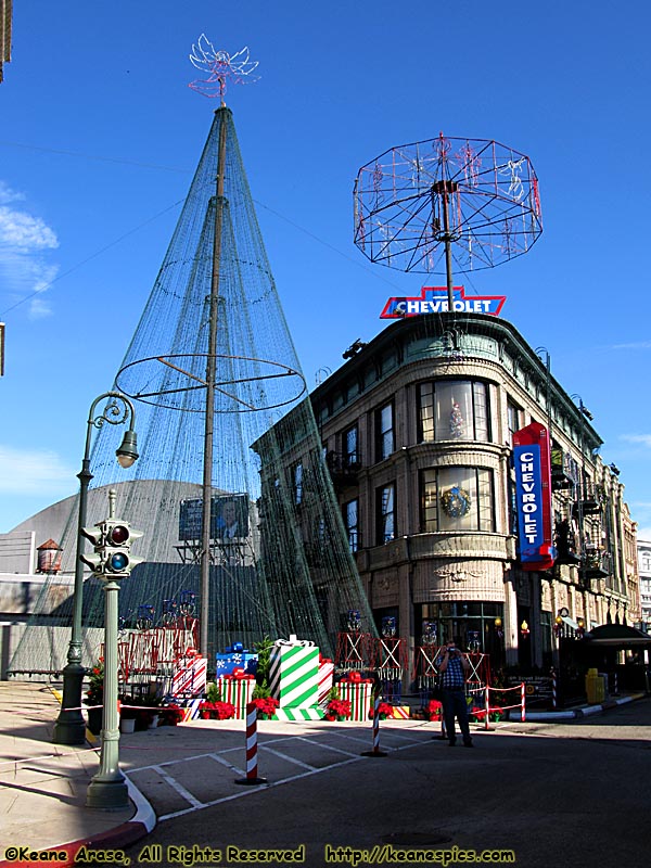 Christmas at DHS / Streets of America