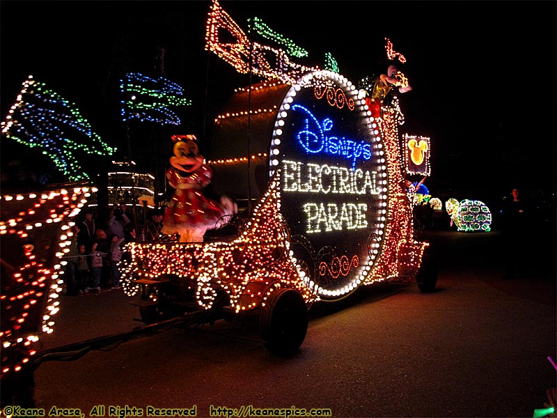 The Main Street Electrical Parade (Dec 2010)