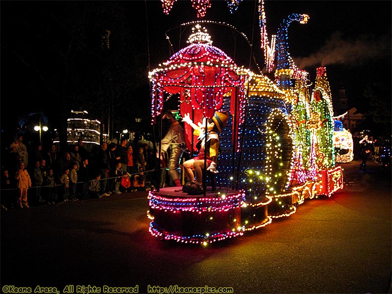 The Main Street Electrical Parade (Dec 2010)