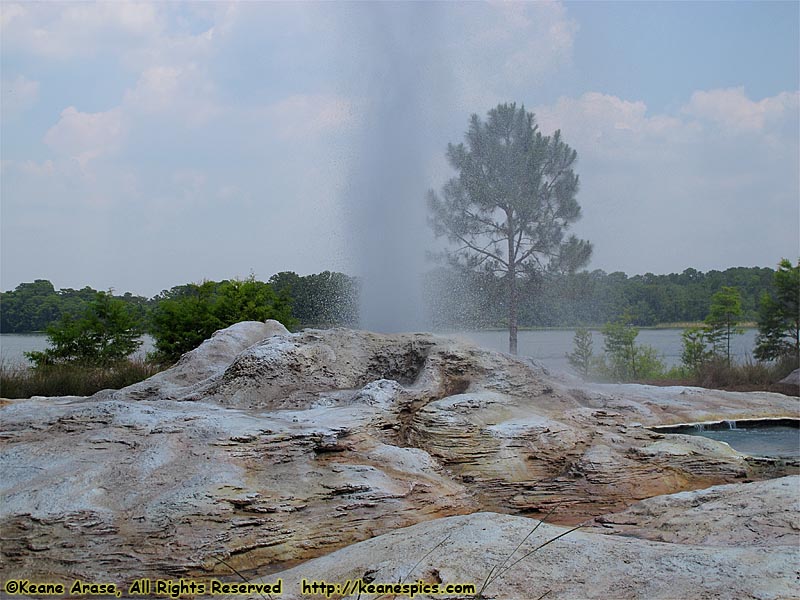 The 2pm Fire Rock Geyser eruption.