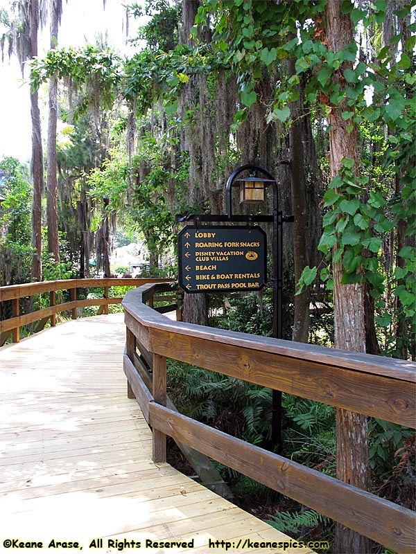 Sign on walk from the boat dock.