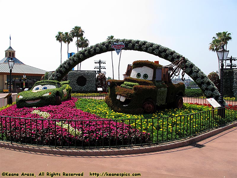 Epcot  / Showcase Plaza