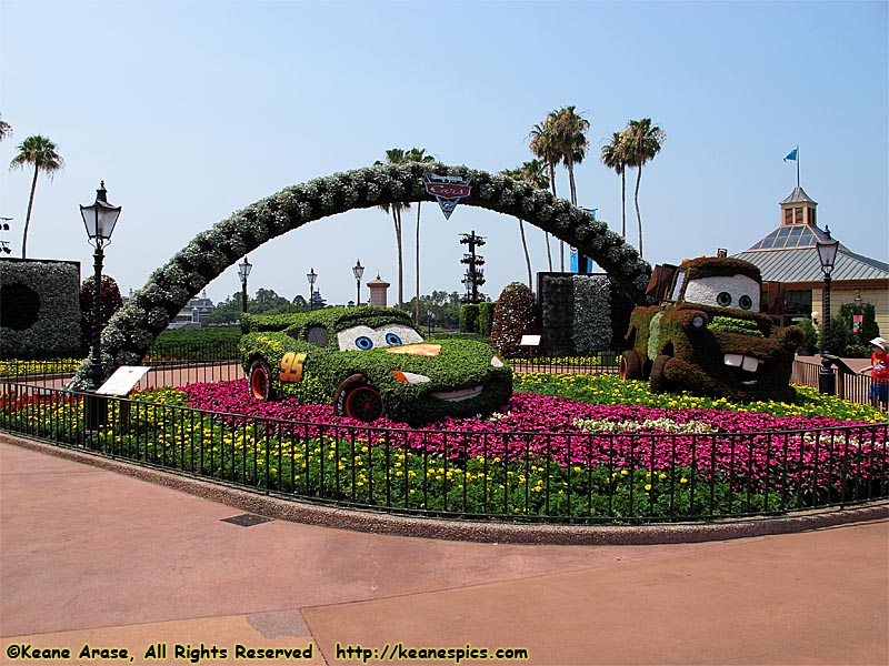 Epcot  / Showcase Plaza