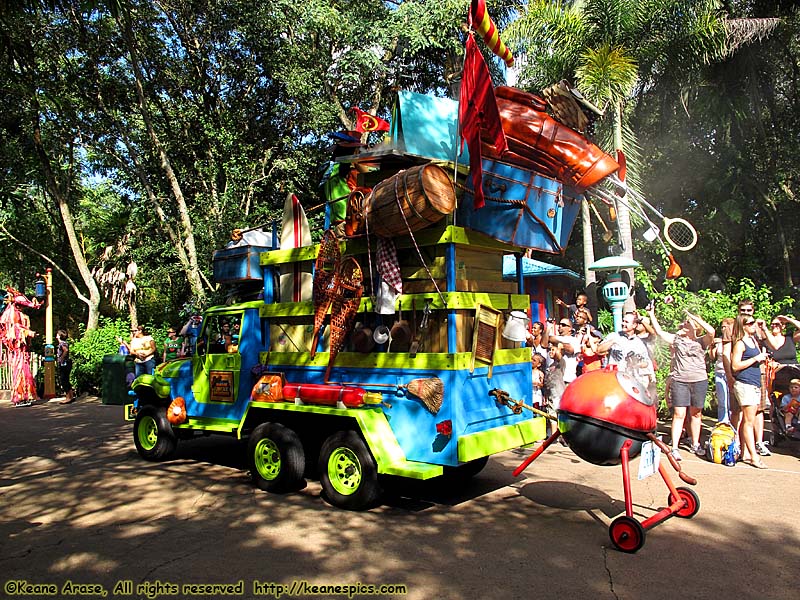 Mickey's Jammin' Jungle Parade