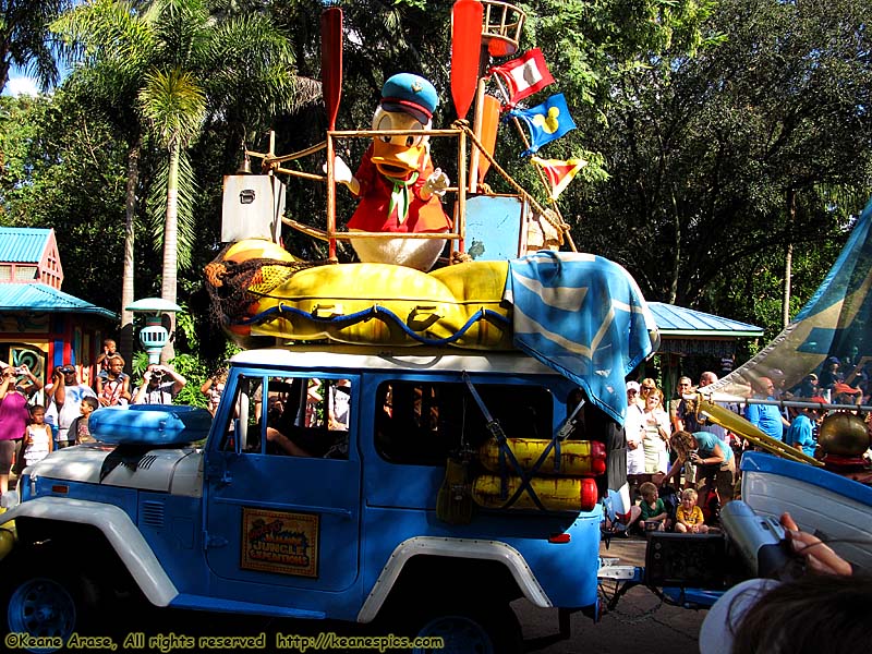 Mickey's Jammin' Jungle Parade