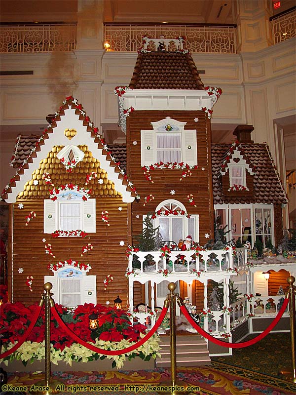 Christmas Gingerbread House