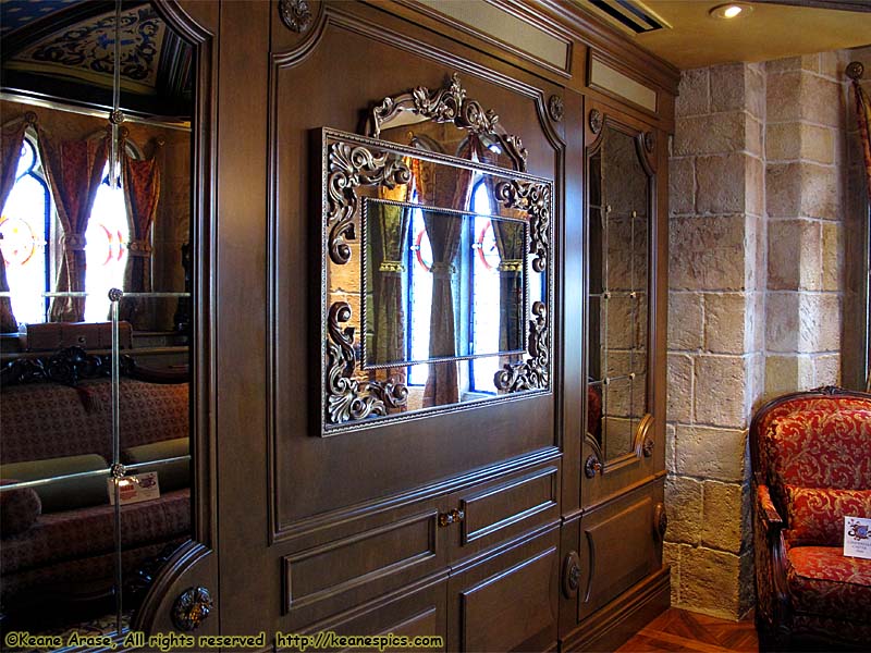 Cinderella Castle Suite, Parlor