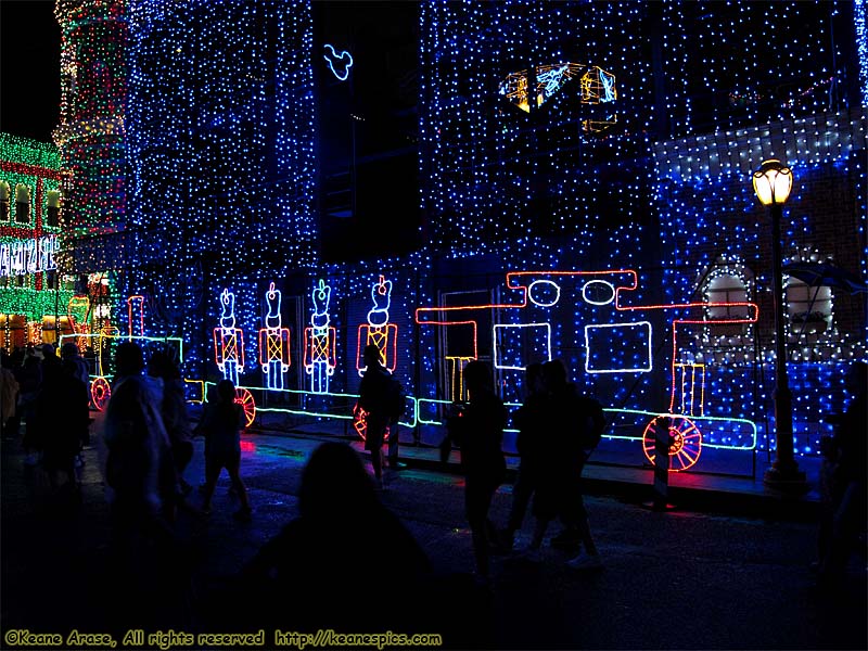 Christmas at DHS / Streets of America