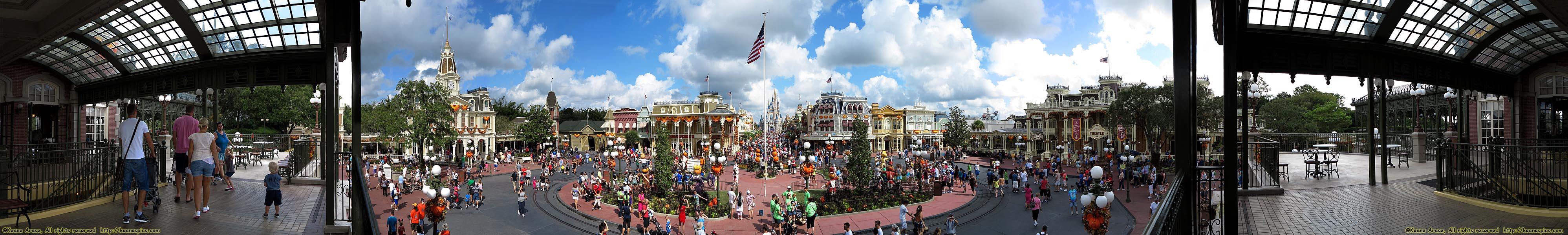 Main Street U.S.A. / Town Square - Panoramic